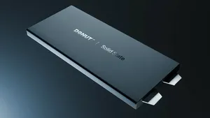 Prima baterie auto cu stare solidă din lume intră în producția de serie