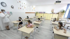 Elevii din clasele primare şi preşcolarii intră în vacanţă din 26 octombrie pentru o săptămână