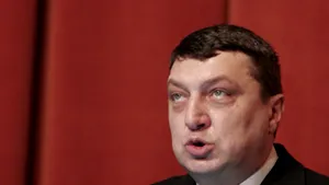 Atanasiu şi Petrache şi-au retras candidatura la funcţia de prim-vicepreşedinte