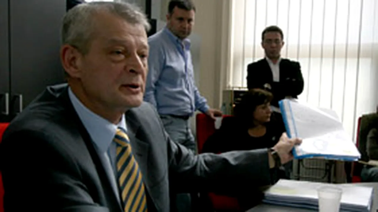Oprescu: Directorul care s-a sinucis nu a venit la discuţia cu mine, alţii au demisionat