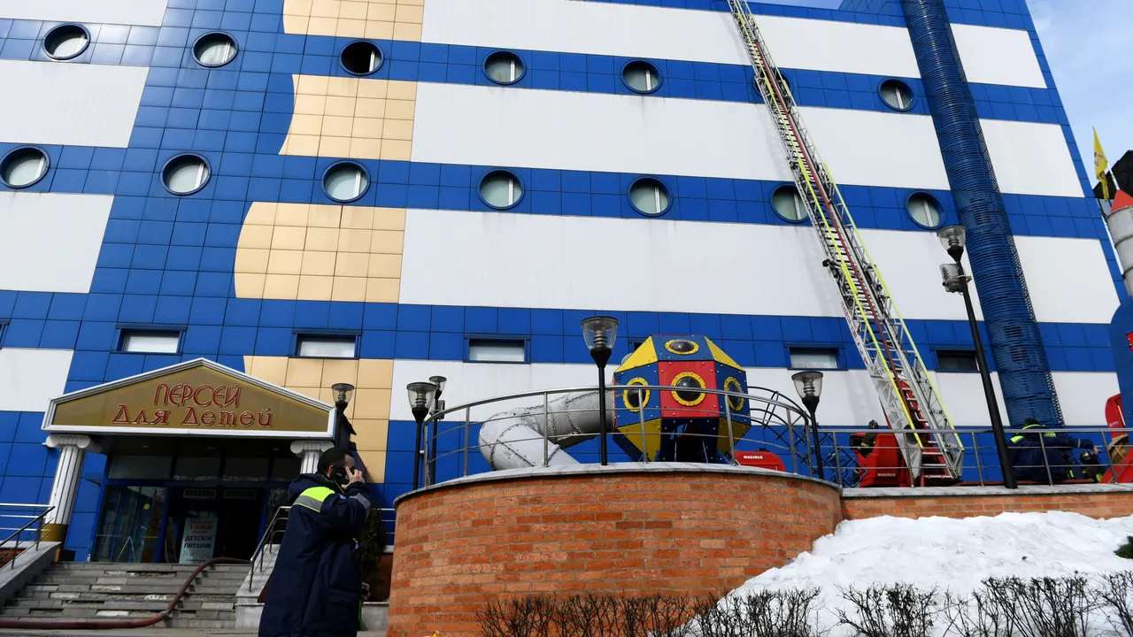 INCENDIU la un mall din Moscova: O persoană a murit şi alte şase au fost rănite | FOTO