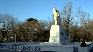 Prefectul din Timiş solicită mutarea fostei statui a Ostaşului Sovietic din Parcul Scudier