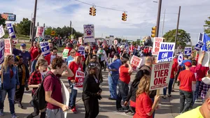 General Motors face un pas neobişnuit: Compania a apelat direct la angajaţi, pentru a pune capăt grevei începute în urmă cu o lună