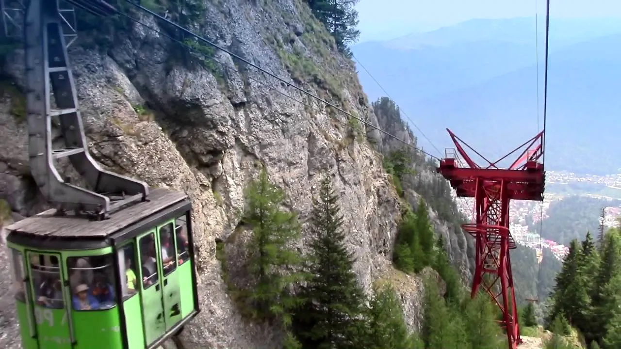 Veşti bune pentru turiştii care aleg muntele. Teleferic Prahova redeschide instalaţia de transport pe cablu Peştera - Babele
