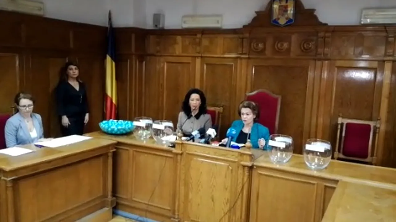 POVESTEA BILELOR de la Înalta Curte: După ce nu au găsit bile suficiente la Loteria Română şi FRF, judecătorii le-au comandat din Franţa
