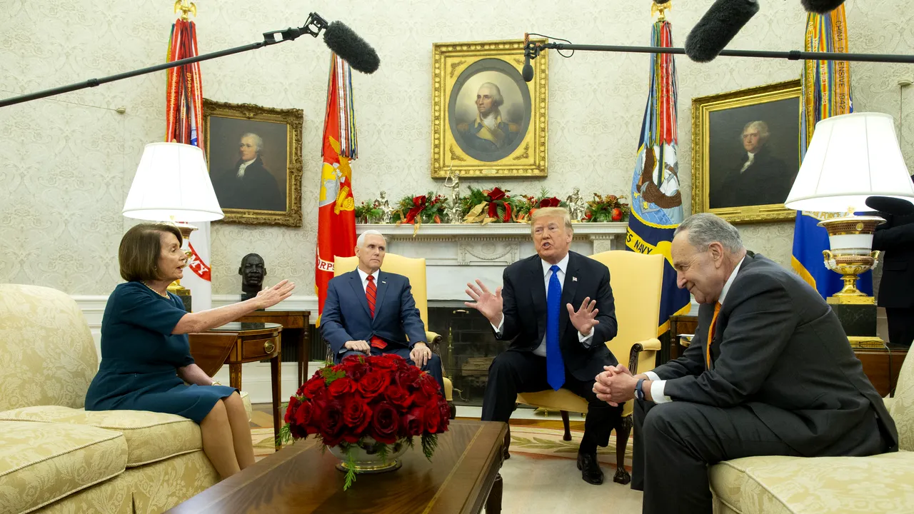 Nancy Pelosi anunţă o anchetă care ar putea conduce la procedura demiterii lui Donald Trump / REACŢIA preşedintelui SUA