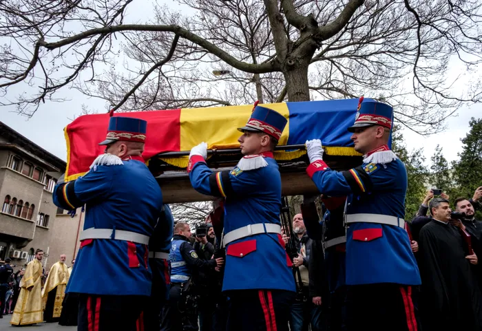 DOLIU UPDATE: Mircea Lucescu a fost înmormântat cu onoruri militare la Cimitirul Bellu
