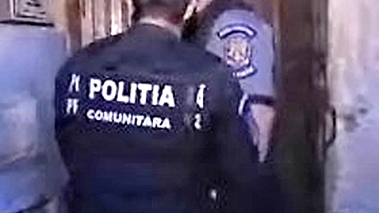 Evacuare şi salubrizare a unei clădiri vechi din Capitală