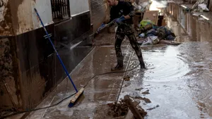 Fenomene meteo extreme în zona de litoral a Valenciei: MAE emite alertă de călătorie