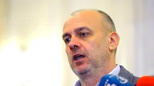 Costin (BNS): Creşterea salariului minim - parţial ok, reducerea CAS ar permite o creştere mai mare