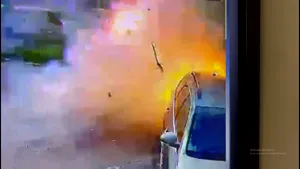 VIDEO Momentul în care maşina omului de afaceri din Arad a explodat
