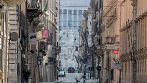 Panta descendentă se menţine, sub 500 de decese produse în ultimele 24 de ore în Italia