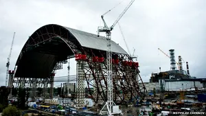Cum arată noul dom de oţel al reactorului avariat de la centrala nucleară de la Cernobîl. E mai înalt decât Statuia Libertăţii şi de 3 ori mai greu decât Turnul Eiffel - FOTO, VIDEO