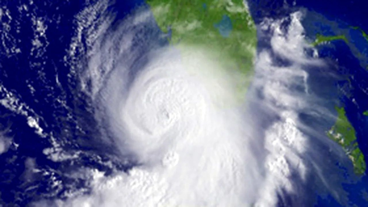 Bangladesh: Circa 600.000 de persoane evacuate din calea ciclonului Sidr