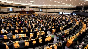 Parlamentul European adoptă Rezoluţia privind interzicerea folosirii cianurilor în minerit