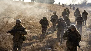 Războiul din Ucraina, ziua 365. ONU cere din nou retragerea trupelor ruse din Ucraina / Zelenski vrea o reuniune între oficiali ucraineni şi chinezi / Un an de la „dimineaţa de coşmar” care a perturbat pacea europeană / Subiectul Moldova este pe buzele tuturor / Premierul iberic, vizită la Kiev / Estimările Londrei privind durata conflictului / 8 milioane de refugiaţi într-un an