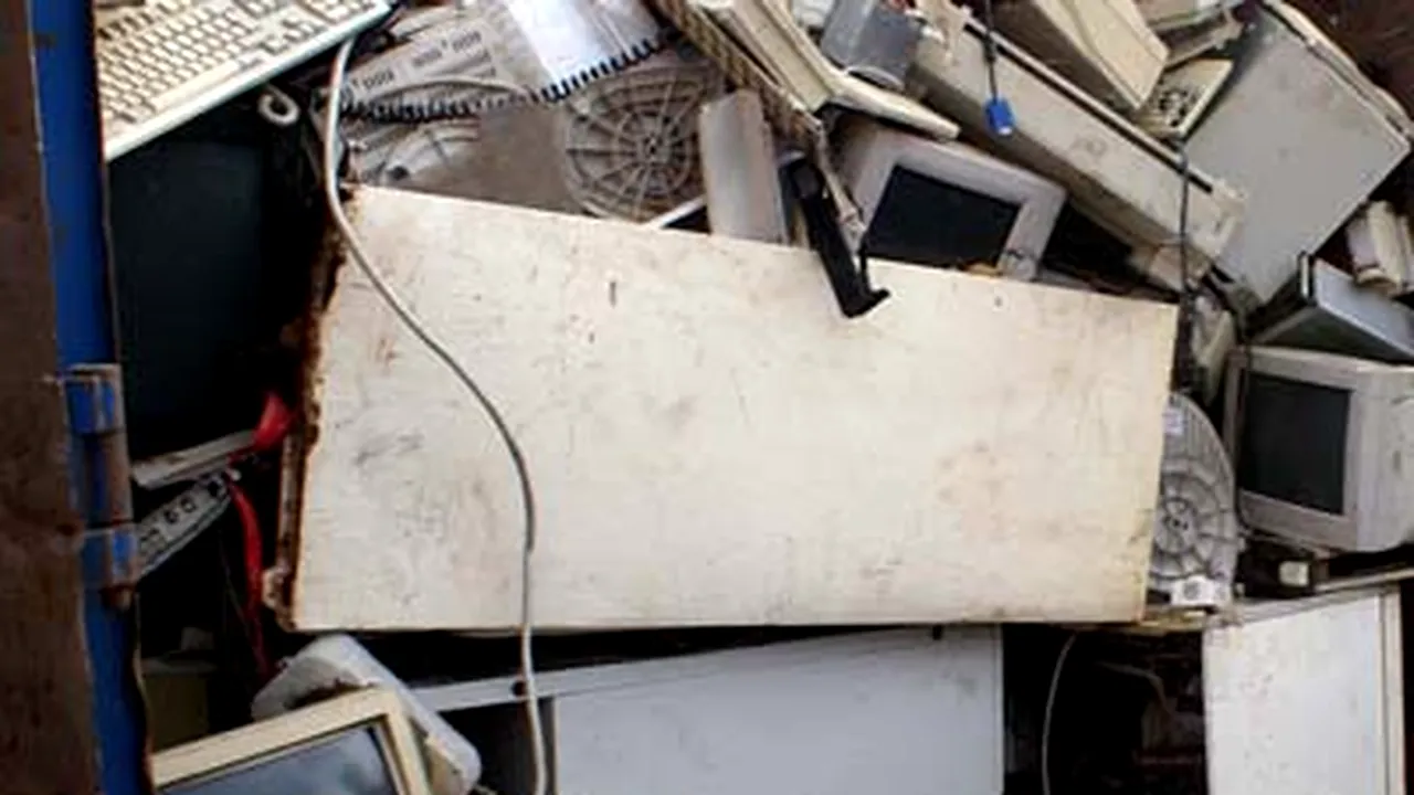 Ziua Pământului. Românii generează 100.000 de tone de deşeuri electronice pe an. Doar 35% sunt reciclate

