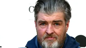 Paul Gallagher, fratele mai mare al vedetelor din Oasis, Noel şi Liam, este acuzat de viol