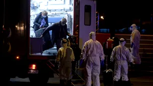 Bucureşti, stare de urgenţă, Ziua 3: Sute de persoane, în carantină şi numărul creşte „de la oră la oră”/ Pavilion de la Sp. Victor Babeş, plin de bolnavi/ Copiii, preluaţi la Gomoiu