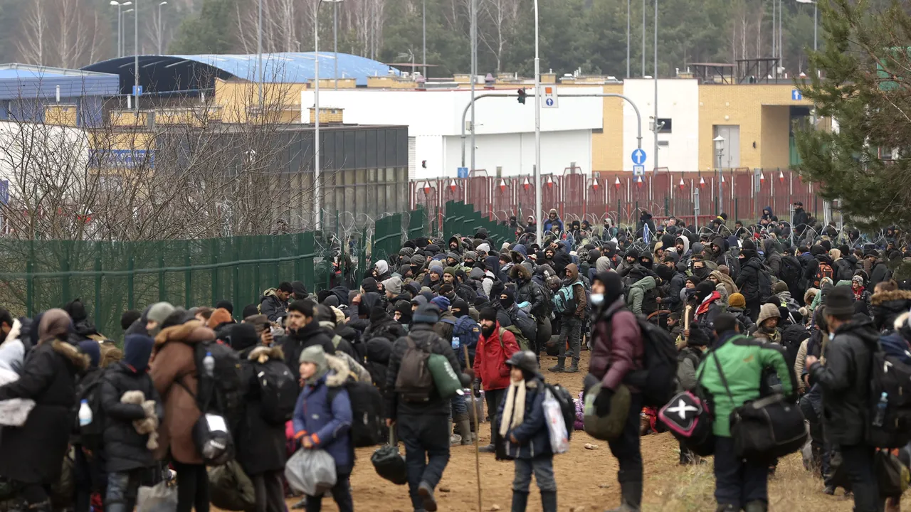 Polonia vrea suspendarea temporară a dreptului de azil pentru a împiedica migraţia ilegală