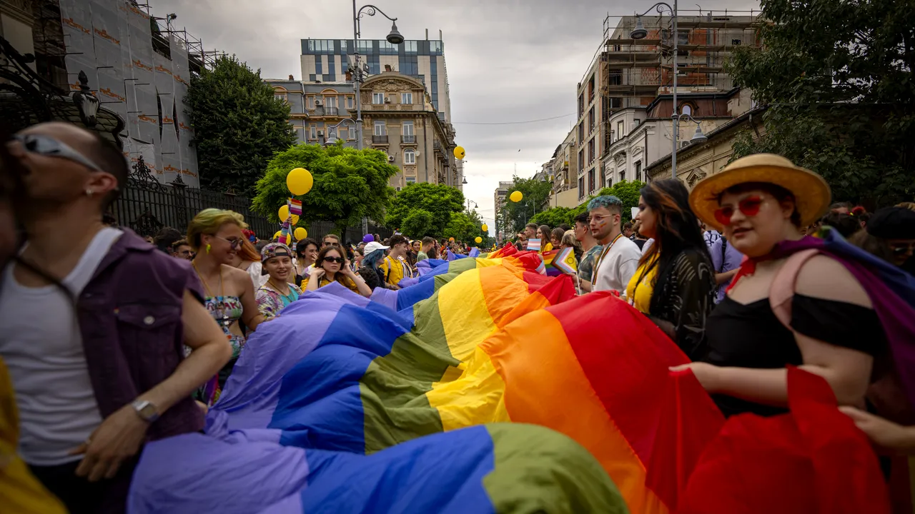 15 amenzi la Marşul Bucharest Pride şi Pride Park