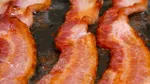Studiu: O jumătate de felie de bacon pe zi poate creşte riscul de demenţă cu 13%