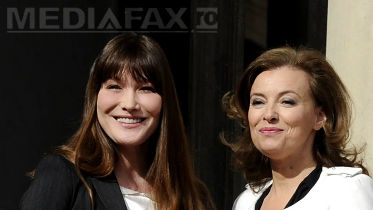 Fosta şi actuala PRIMĂ DOAMNĂ A FRANŢEI, faţă în faţă. Cum au arătat Carla Bruni-Sarkozy şi Valerie Trierweiler la învestirea noului preşedinte - FOTO