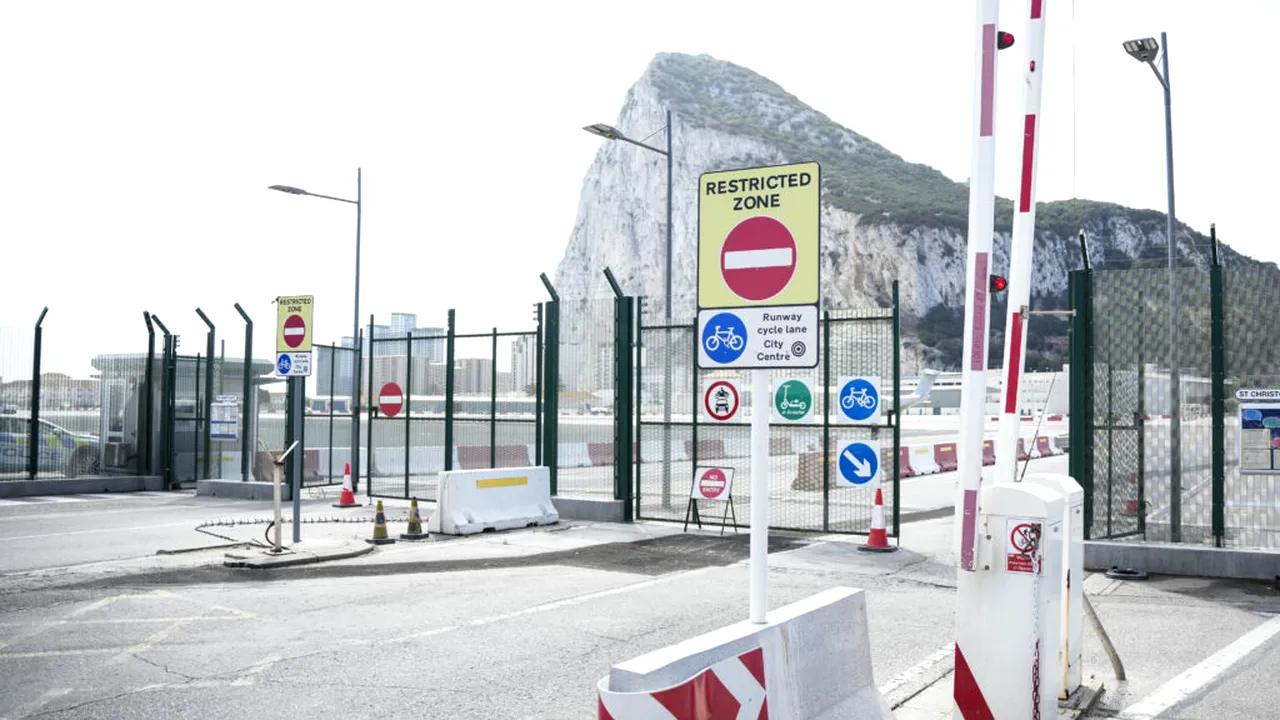 „Europa s-a întors”: mii de oameni trec fără controale între Spania și Gibraltar