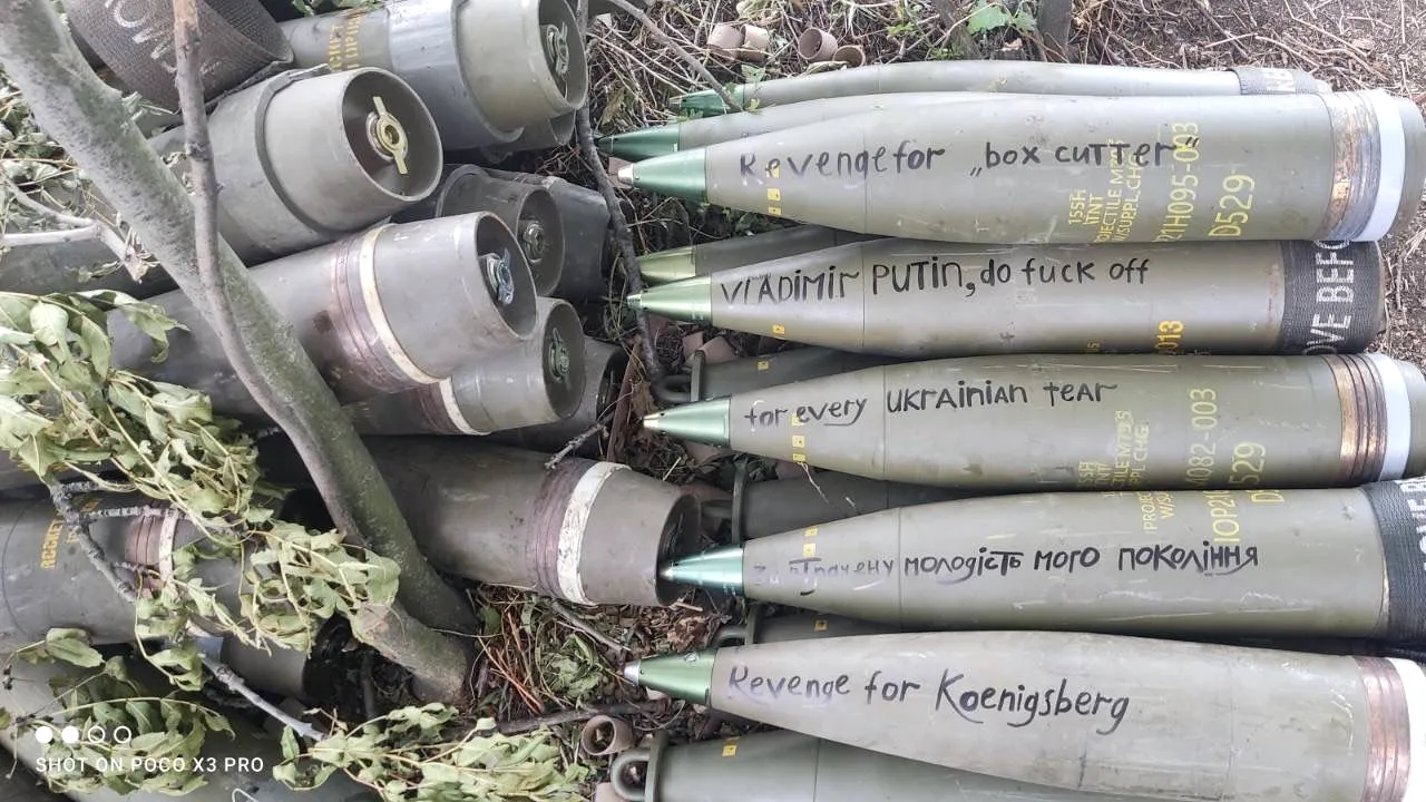 Strângerea de fonduri a armatei ucrainene provoacă nedumerire: Scrie-ţi numele pe rachete şi pedepseşte-i pe ruşi!

