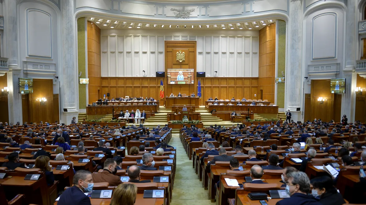 NEWS ALERT. Fără prag la abuzul în serviciu. Interceptările SRI vor putea fi folosite în dosarele de corupţie / Iată varianta Codurilor Penale ce va merge la vot în plenului Camerei Deputaţilor