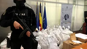 Captura record de aproape o tonă de COCAINĂ care tranzita România. Bănilă: Avea puritate 90%, valoarea putea ajunge la 300 milioane euro/ Povestea interceptării transportului - FOTO, VIDEO
