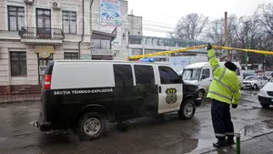 Trei alerte cu bombă la bănci din Chişinău, înaintea vizitei lui Klaus Iohannis - FOTO