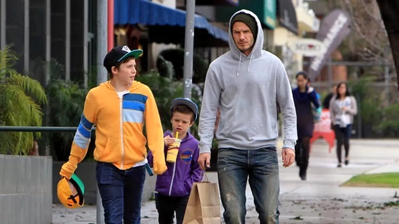 Cruz, unul dintre băieţii cuplului Victoria şi David Beckham, ia lecţii de balet
