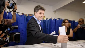 Referendum local în Capitală. Rezultat: Referedumul a trecut pragul şi varinta DA are peste 50%. Nicuşor Dan: Vreau să mulţumesc bucureştenilor care au venit în număr aşa de mare la referendum