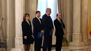 Noii miniştri din guvernul Grindeanu au depus jurământul la Cotroceni. Iohannis: Inţeleg această remaniere ca o mişcare de întărire a echipei guvernamentale