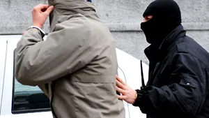 Suspecţii furtului armelor au căzut în plasa unui colaborator cu nume de cod 