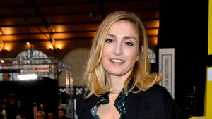 Confesiunile actriţei Julie Gayet, despre relaţia cu Francois Hollande: 