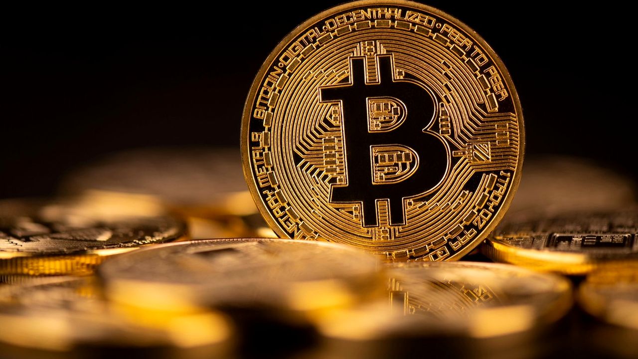 Minatul de Bitcoin va continua pentru următorii 100 de ani. Ce cantitate a  mai rămas din preţioasa criptomoneda