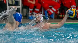 CSM Oradea și Steaua se duelează pentru titlul național la polo pe apă. Programul complet al finalelor