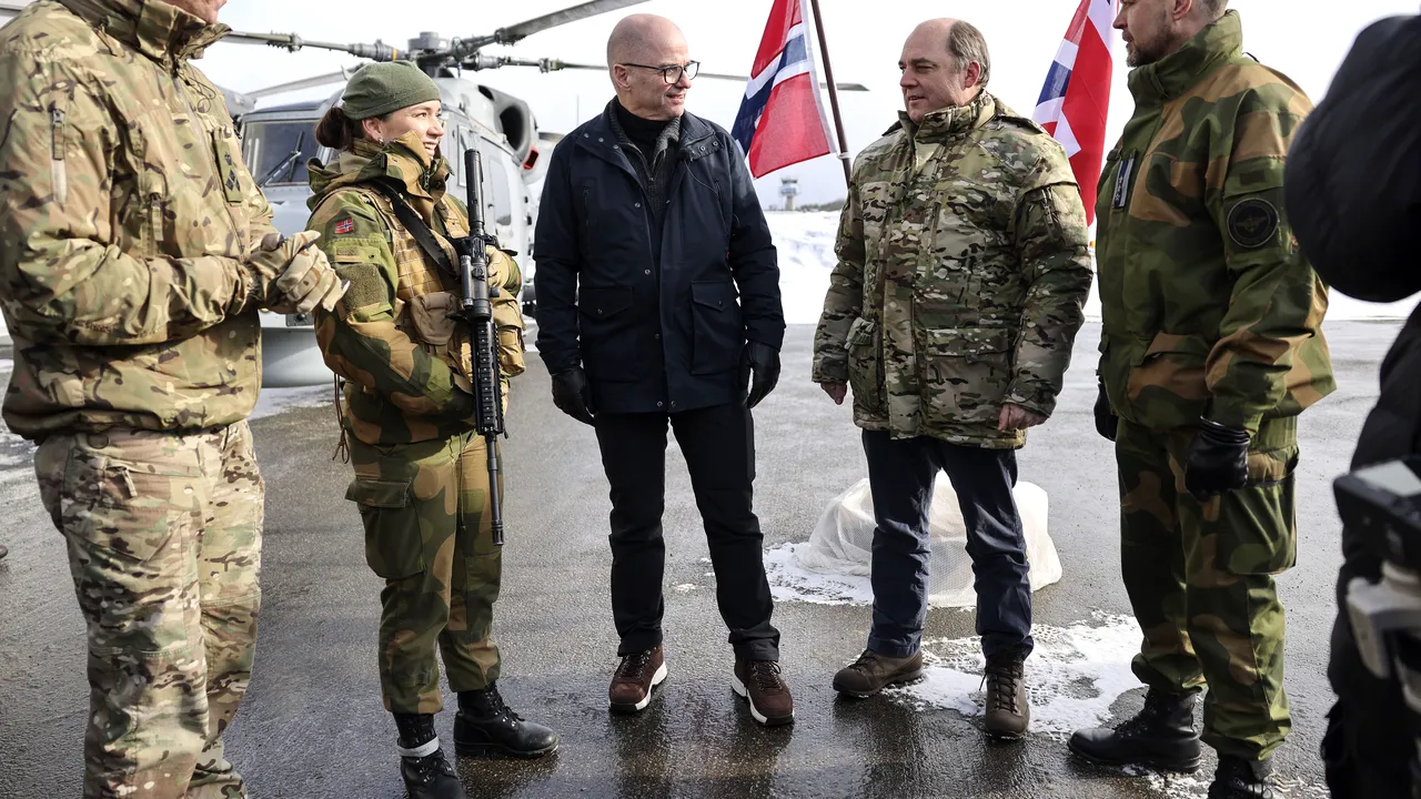 Parteneriat între Marea Britanie şi Norvegia pentru protejarea infrastructurii submarine 