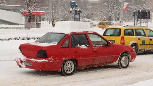 Buzău: Traficul rutier se desfăşoară cu dificultate pe drumurile din judeţ
