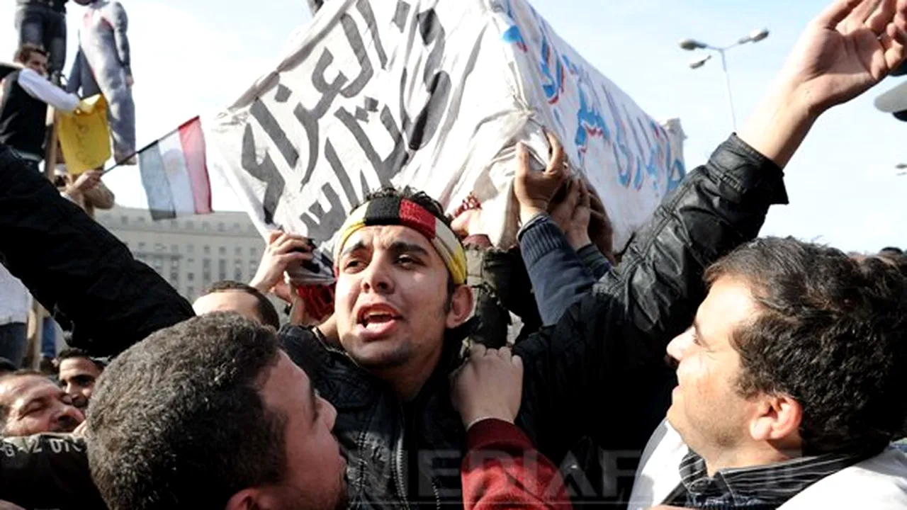 Manifestanţii continuă să ocupe piaţa Tahrir din Cairo, în cea de-a 15-a zi de proteste