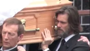 Fosta iubită a lui Jim Carrey, Cathriona White, a lăsat un bilet de adio înainte de a se sinucide