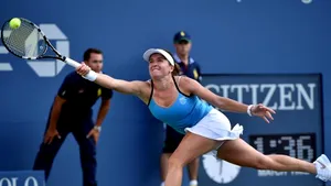 ANALIZĂ: Dulgheru s-a impus în faţa canadiencei Bouchard după un ghem dramatic în finalul meciului