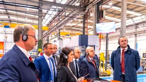 VIZITA AMBASADORULUI ITALIEI LA FABRICA DE LA CHIŞINEU CRIŞ 