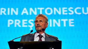 Constantinescu: Băsescu şi Stolojan au fost apropiaţi ai fostei Securităţi