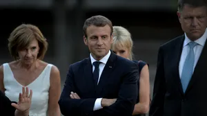 Mélenchon îl acuză pe Macron de 