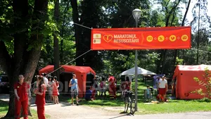 Tehnici de prim-ajutor în caz de stop cardiac, prezentate de SMURD într-un parc din Cluj - GALERIE FOTO