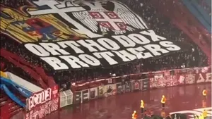 Scenografie surpriză a fanilor celor de la Steaua Roșie Belgrad la începutul meciului cu FCSB. Mesaj impresionant pentru români