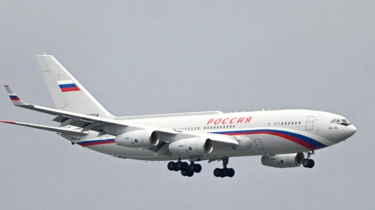 Rusia anunță un atac cu cel puțin 74 de drone asupra Moscovei. Restricții pe aeroporturi și explozii în regiune